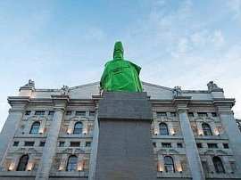 Greenpeace "включился" в неделю высокой моды в Милане