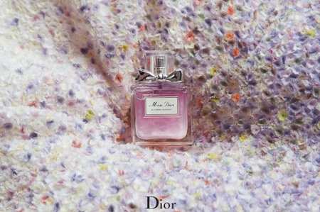 Натали Портман появилась в новой промокампании аромата Miss Dior Blooming Bouquet (ФОТО)