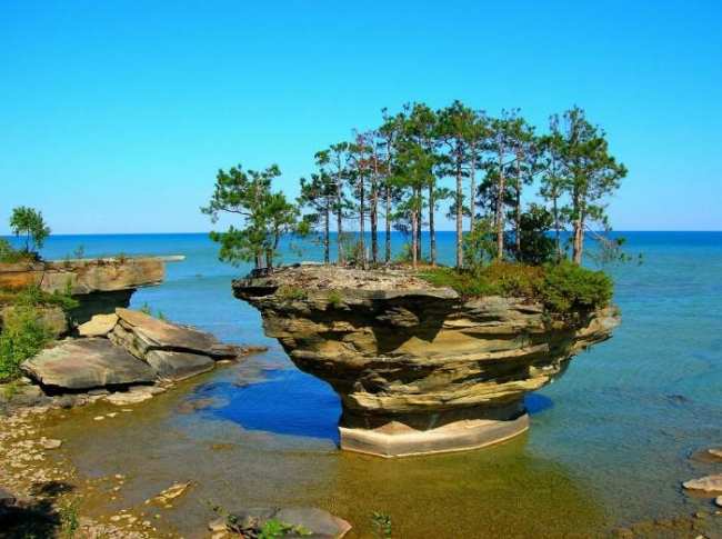 Необычный островок Turnip Rock (ФОТО)