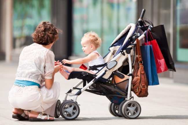 5 вещей, которые обязаны быть в сумке у каждой мамы